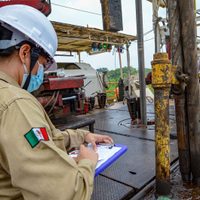 Mezcla Mexicana de petróleo supera los 90 dólares por barril tras ataque ruso en Ucrania
