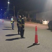 Un operativo de tránsito en Centenario terminó con varios vehículos secuestrados por alcoholemia positiva