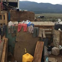Encuentran a 11 niños desnutridos en un campamento en el desierto de Nuevo México