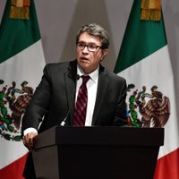 Monreal modificará su iniciativa sobre la revocación de mandato para reformular lo que se preguntará