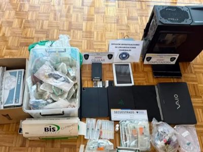 Los elementos encontrados en uno de los domicilios allanados por el robo de fármacos