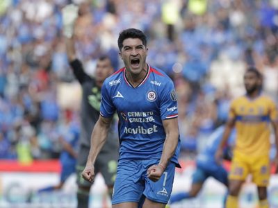 Nicolás Ibáñez marca en la victoria de Cruz Azul sobre Tigres en el Clausura de la Liga MX (Video)