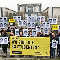 Nueva protesta contra Peña en Alemania; AI exige no olvidar a los 27 mil desaparecidos
