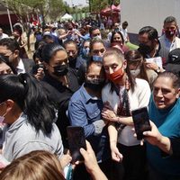 En acto oficial y de cara a la consulta de revocación, Sheinbaum destaca los apoyos que da AMLO
