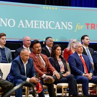 ¿Por qué el voto latino se sometió a Trump? Migrantes dan sus testimonios (Video)