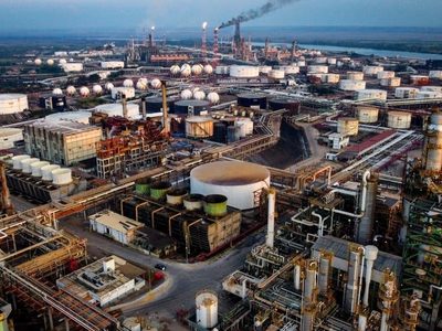 AMLO presume que su gobierno ya puso un alto al saqueo petrolero