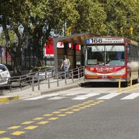 El Gobierno propuso aumentos del 251% en la tarifa de colectivos y 169% en trenes desde febrero
