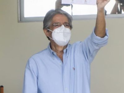 El conservador Guillermo Lasso se perfila como próximo presidente de Ecuador