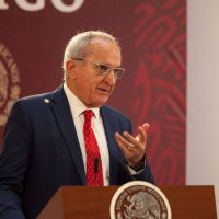Marcelo Ebrard oficializa salida de Jesús Seade de la SRE