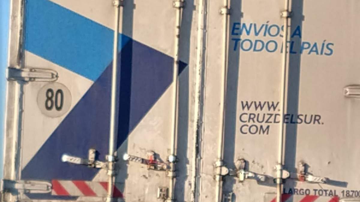 El vecino denunció que los camiones circulaban a más de 140 km por hora. Fuente (redes sociales).