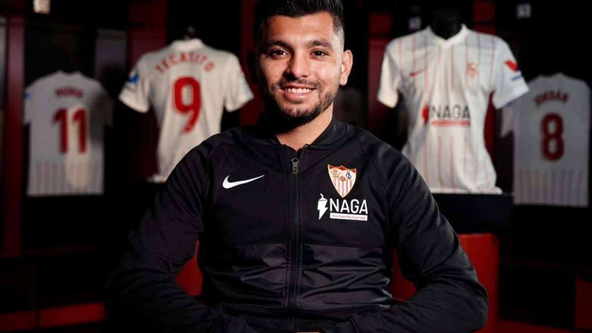 "Tecatito" es nuevo jugador del Sevilla