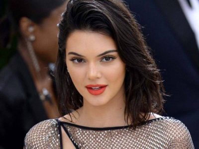 ¡Bomba! Kendall Jenner se puso las copas de Kim y estremeció la web ¿Cual prefieres?