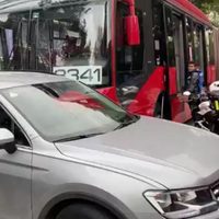 Chocan Metrobús y una camioneta en la Narvarte; hay 12 lesionados