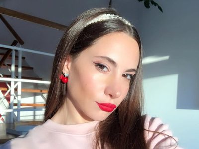 El vestido canchero y coquette que Maggie Bravi usó para entrenar y que querrás tener en tu placar