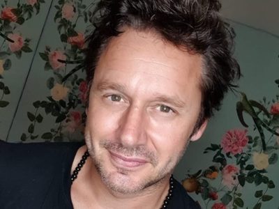 “Un hombre que te mira enamorado”: Benjamín Vicuña y la dedicatoria que nos dejó al borde del llanto