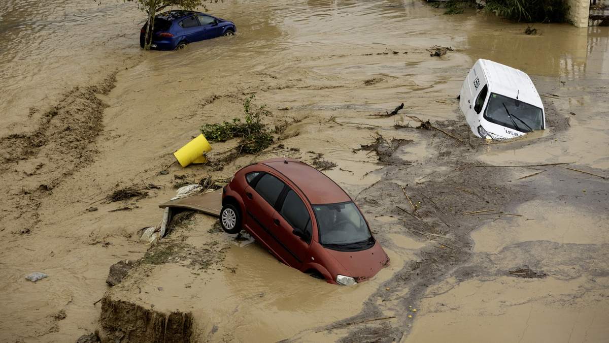 Las lluvias torrenciales dejaron a Valencia bajo el agua. Fuente: (X)