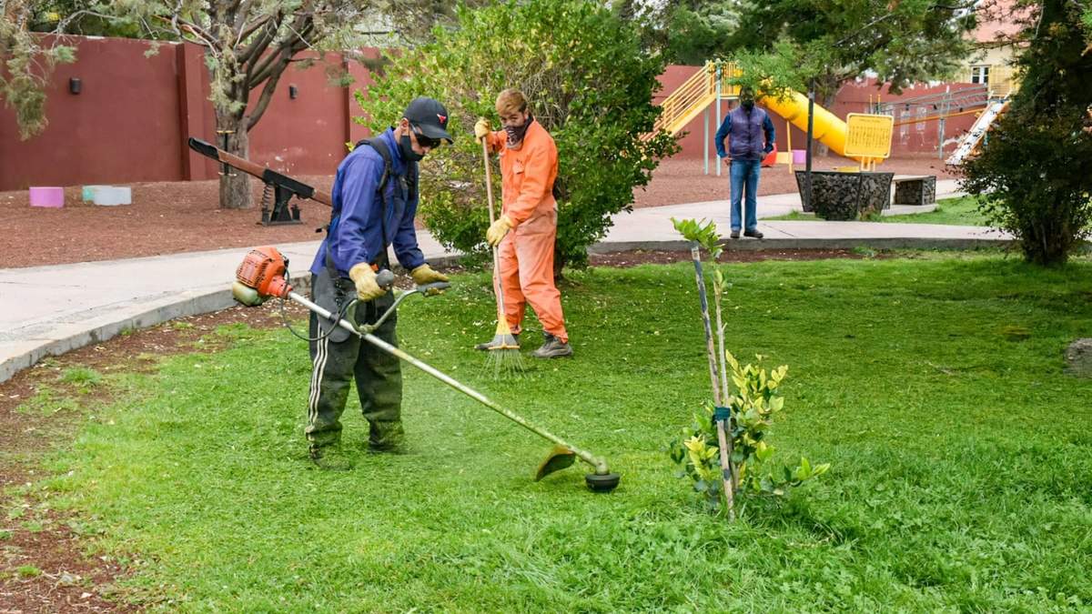 Jornada de limpieza y mantenimiento en Zapala. Fuente: (Twitter)