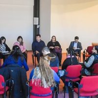 Llancafilo y la presidenta del CPE, Ruth Flutsch, recibieron a familias del jardín 23