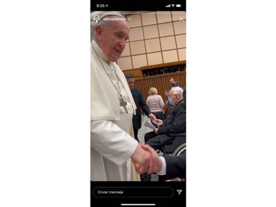 En segundos, el saludo de Samuel García y su esposa Mariana con el Papa Francisco