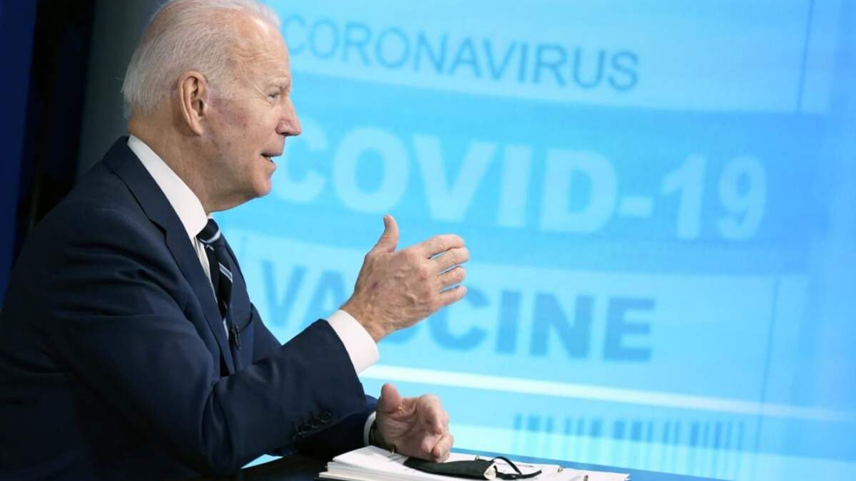 El presidente Joe Biden recibió la vacuna actualizada contra el Covid-19