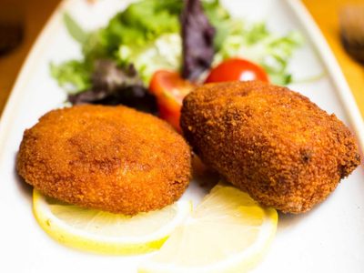 Croquetas de atún: la receta ligera y exprés que te resolverá la cena en pocos minutos