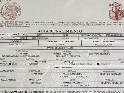 De Tijuana, acta de nacimiento de Rosa Isela Guzmán