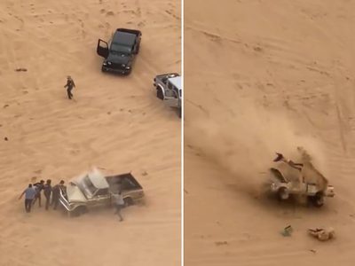 Aparatoso accidente en el Desierto de Altar: camioneta vuelca y tripulantes salen disparados (Video)