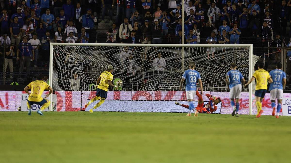 Revelan audios del VAR del partido de Cruz Azul vs. América