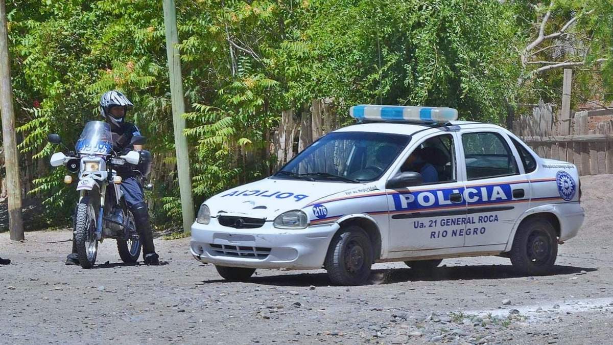 Policía de General Roca. Fuente: (Twitter)