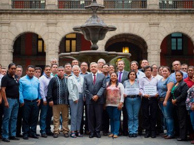 Basificación, federalización e incentivos de ascenso, ofrece AMLO a la CNTE para resolver diferendos