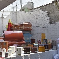 Por primera vez, realizan Tianguis Funerario en Iztapalapa (imágenes)