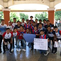 Jugadores del club Avispones botean en calles de Chilpancingo por falta de fondos