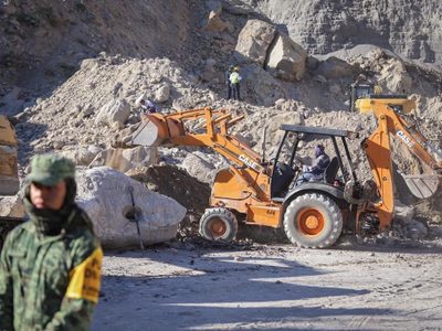 Derrumbe en mina de arena en Teacalco, Morelos, deja al menos dos personas atrapadas