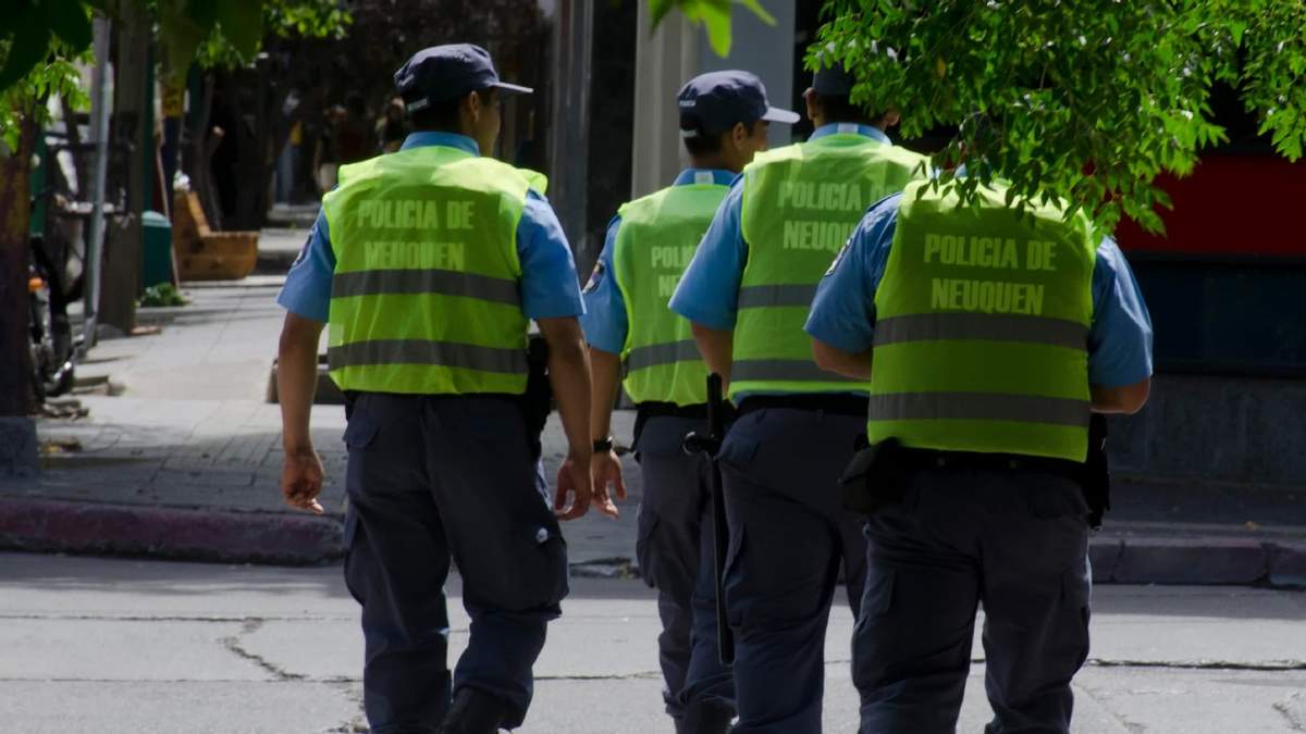 Efectivos de la Policía de Neuquén. Fuente: (Twitter)