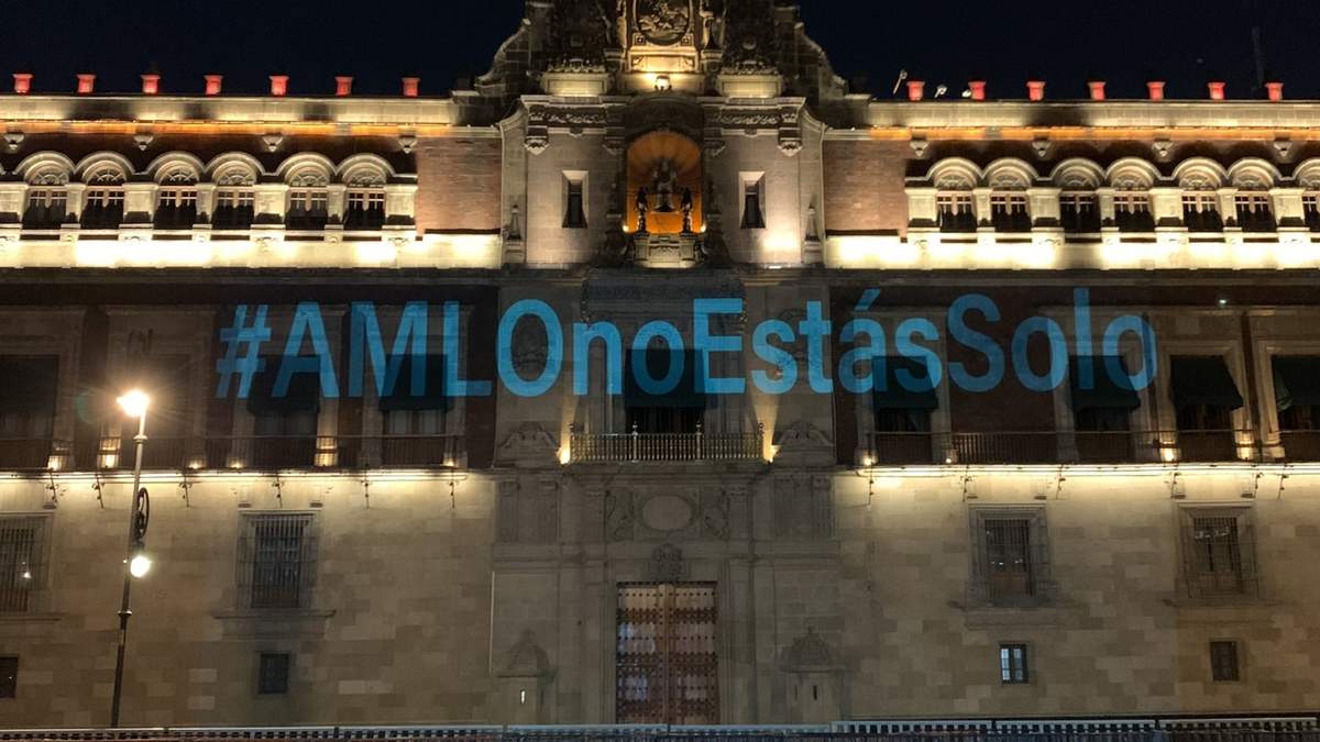 La frase que se mostró en el Palacio Nacional