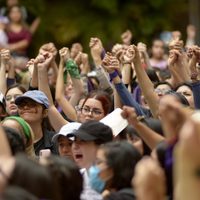 Aumenta 540 pesos mensuales el apoyo a mujeres en situación de violencia de género en CDMX