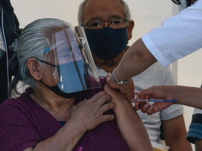 AMLO confirma tercera dosis para adultos mayores; “tenemos vacunas suficientes”