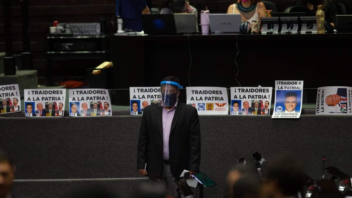 Tendedero en el pleno de la Cámara