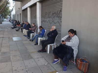 ¿Cómo y para quiénes funcionan los bancos este domingo?