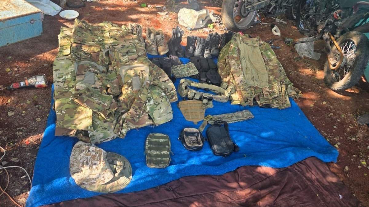 Equipo táctico hallado en el inmueble en Pénjamo