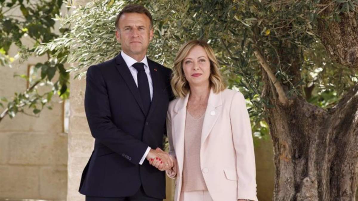 El presidente de Francia, Emmanuel Macron, y la primera ministra de Italia, Giorgia Meloni