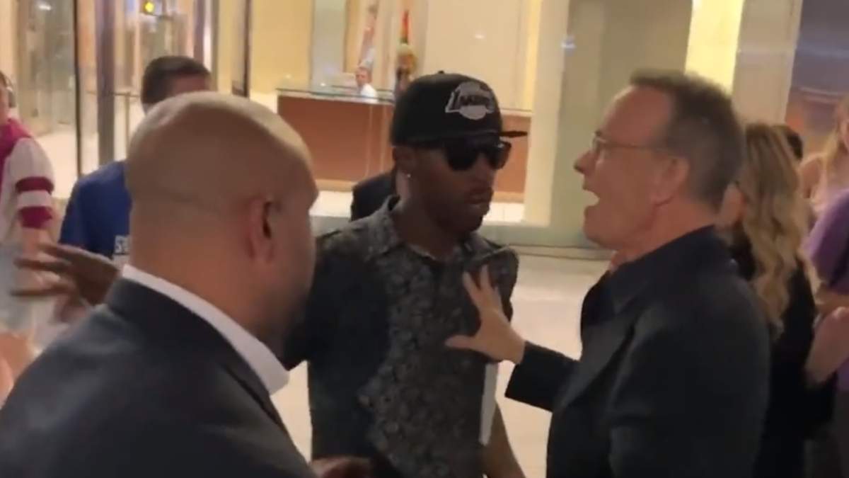 El actor Tom Hanks durante el altercado
