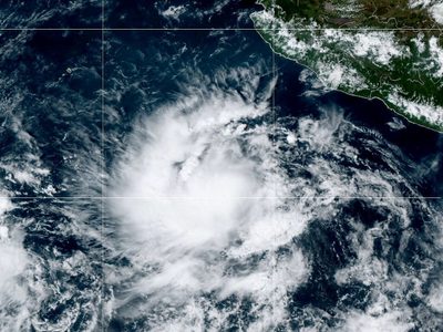 La tormenta tropical Orlene se aproxima a la costa oeste de México