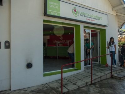"Intentan infundir terror": delincuentes destrozaron la lotería de Bruno Pogliano y su esposa