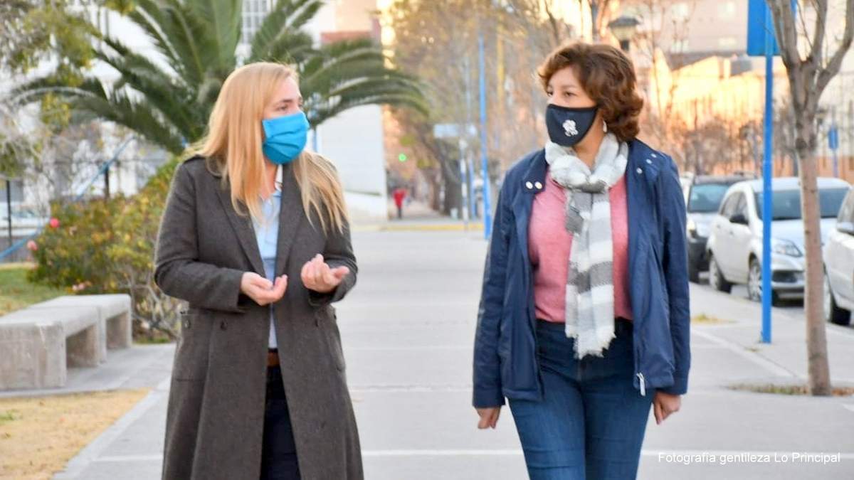 Arabela Carreras junto a la intendenta María Emilia Soria. Fuente: (Twitter)