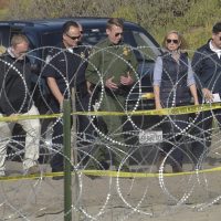 EU advierte que habrá retrasos en los cruces fronterizos por la crisis de migrantes centroamericanos