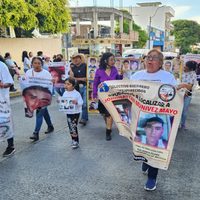 Marchan en Acapulco en conmemoración del Día Internacional de las Víctimas de Desapariciones Forzada