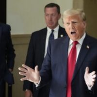 Tras reproche del juez, Trump regresa al tribunal por tercer día