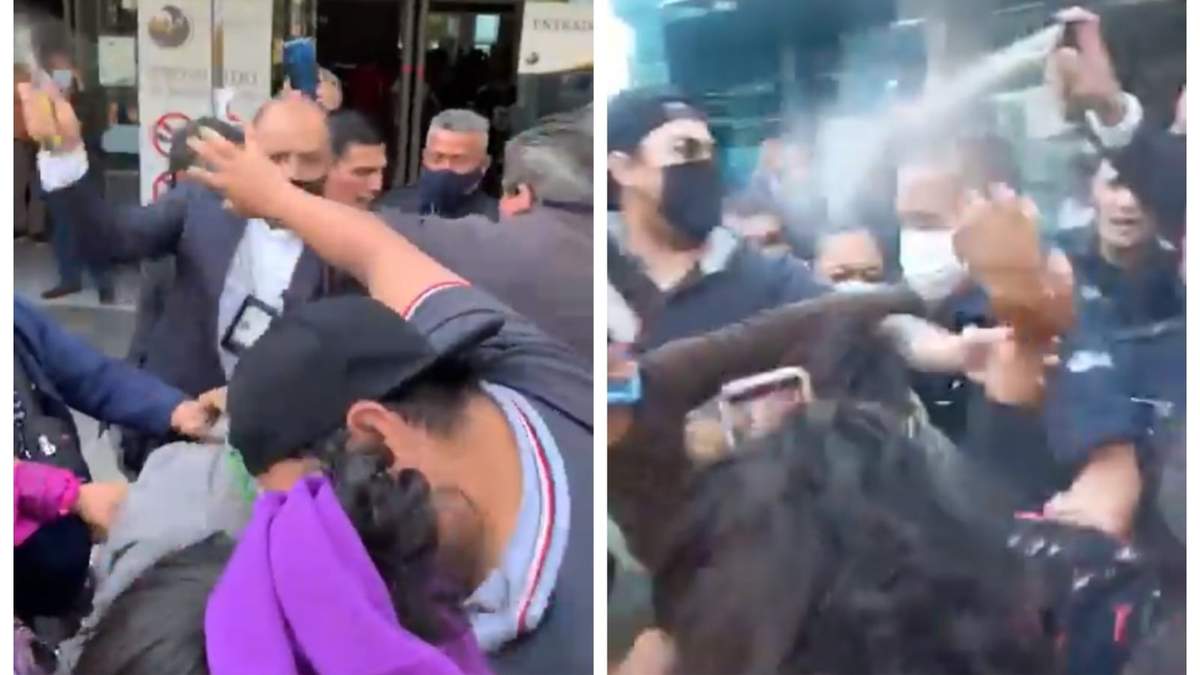 El momento en que personal de la Fiscalía de Puebla rocía con gas lacrimógeno a activistas y familiares de Zyanya Figueroa