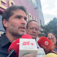 Eduardo Verástegui se registra en el INE como candidato independiente a la Presidencia